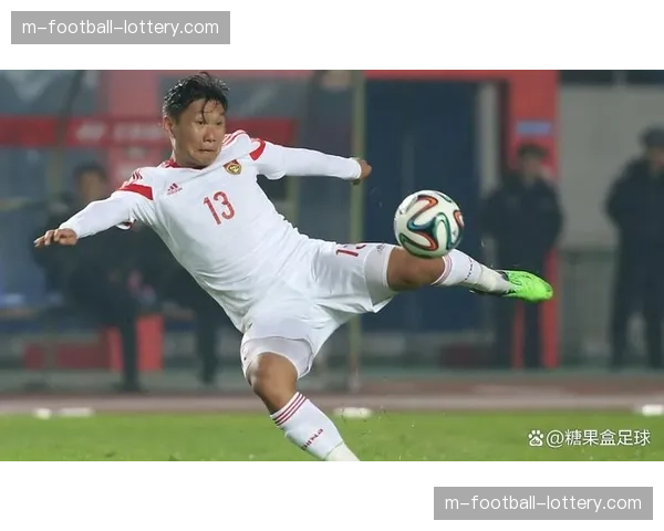 “中超进校园”活动覆盖百所小学,前国脚担任公益教练 “中超进校园”活动覆盖百所小学,前国脚担任公益教练