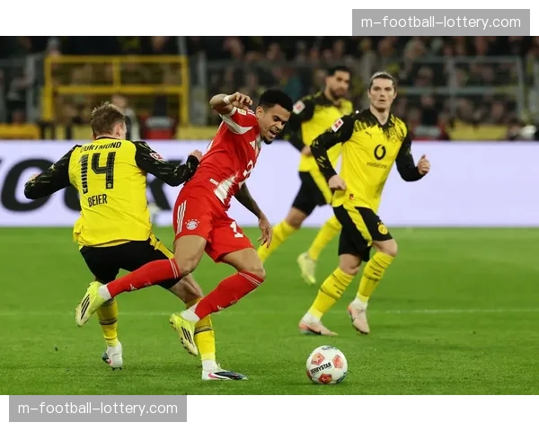 拜仁慕尼黑公布对阵多特蒙德大名单,穆西亚拉伤愈回归 拜仁慕尼黑公布对阵多特蒙德大名单,穆西亚拉伤愈回归